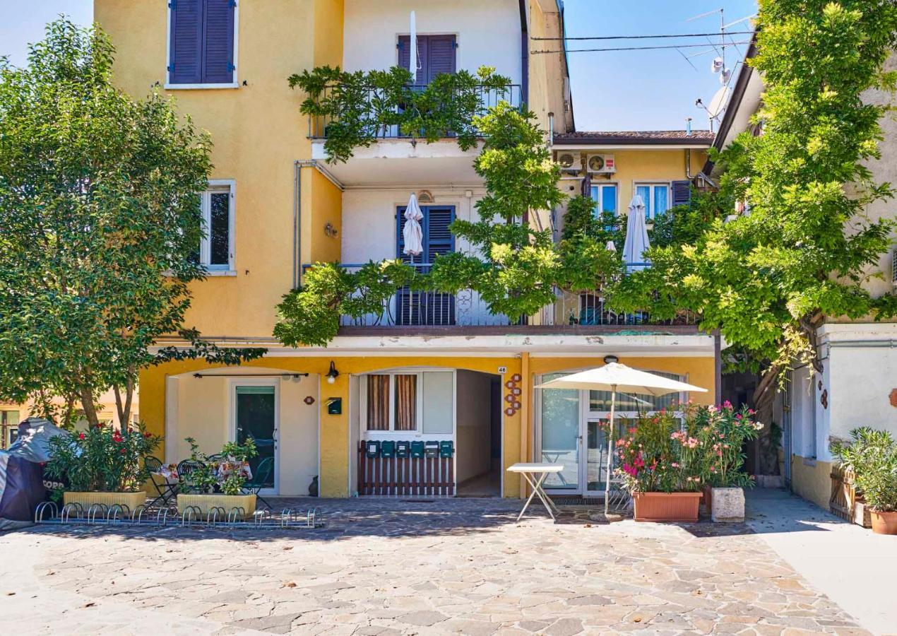 Al Glicine Apartments Lazise Exterior photo