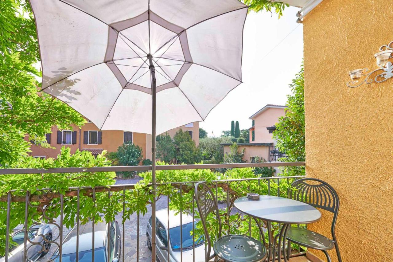 Al Glicine Apartments Lazise Exterior photo